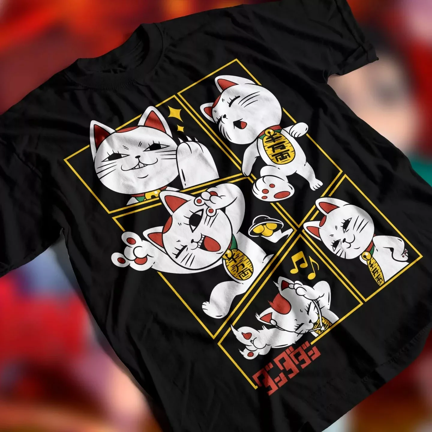 Popular Anime Merchandise - Camiseta Popular de Dandadan Maneki Neko